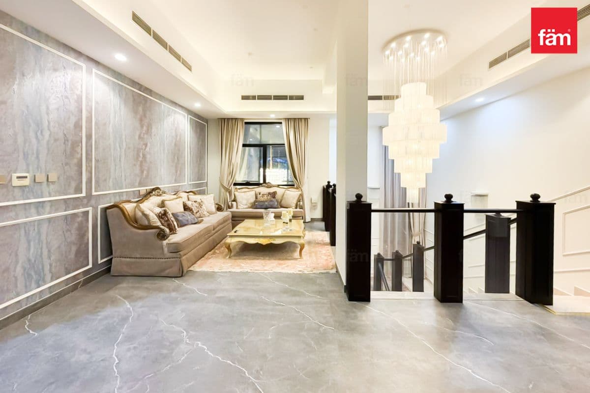 5 bedroom villa in Nad Al Sheba Gardens Phase 1, photograph 18 of 20