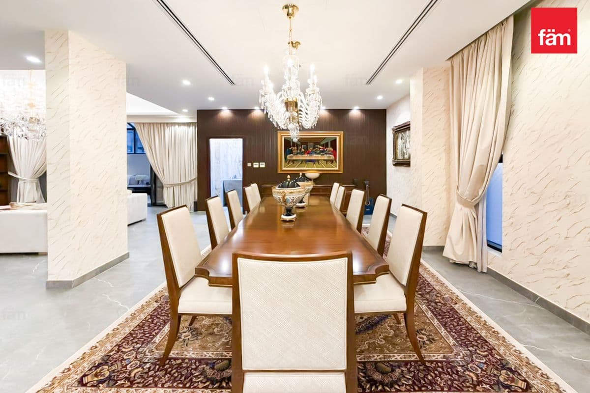5 bedroom villa in Nad Al Sheba Gardens Phase 1, photograph 7 of 20