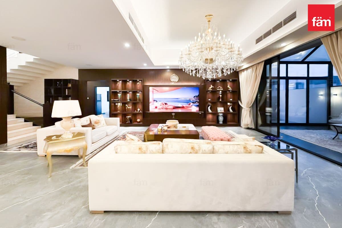 5 bedroom villa in Nad Al Sheba Gardens Phase 1, photograph 8 of 20