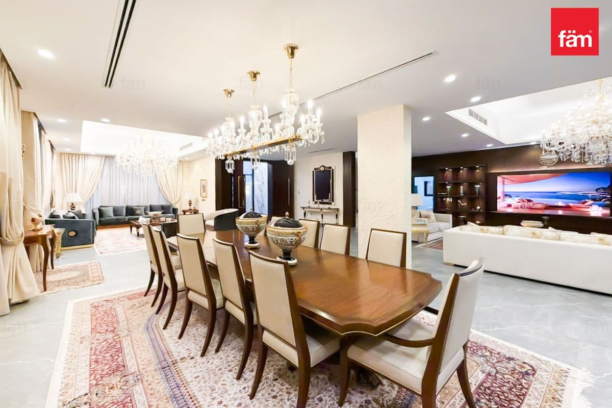 5 bedroom villa in Nad Al Sheba Gardens Phase 1, photograph 3 of 20