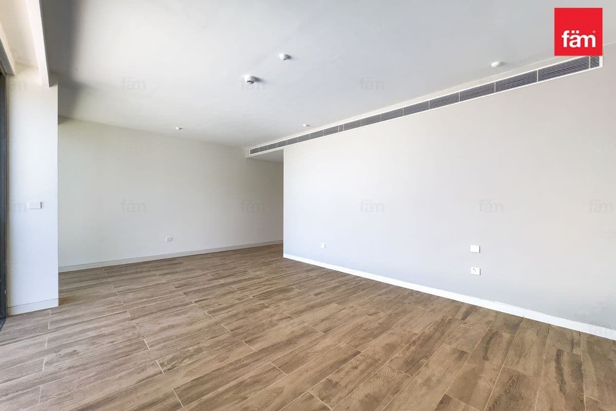 4 bedroom villa in Nad Al Sheba Gardens Phase 3, photograph 7 of 15