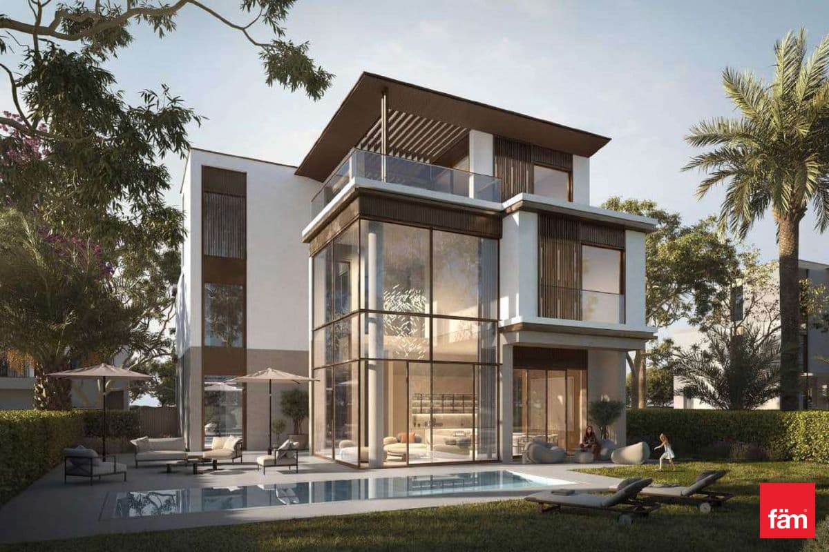 6 bedroom townhouse in Nad Al Sheba Gardens Phase 4, photograph 2 of 10