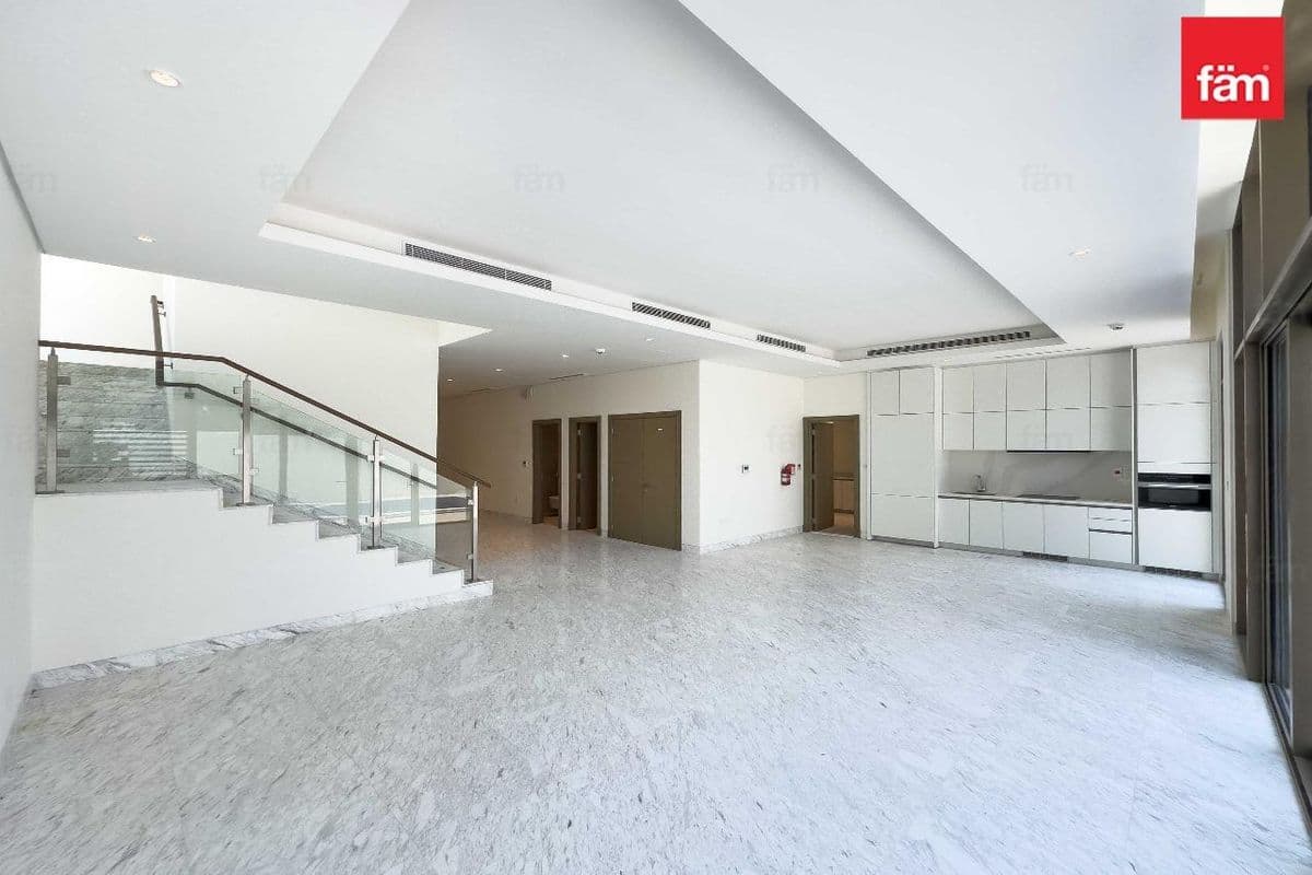 4 bedroom villa in Opal Gardens, photograph 2 of 12
