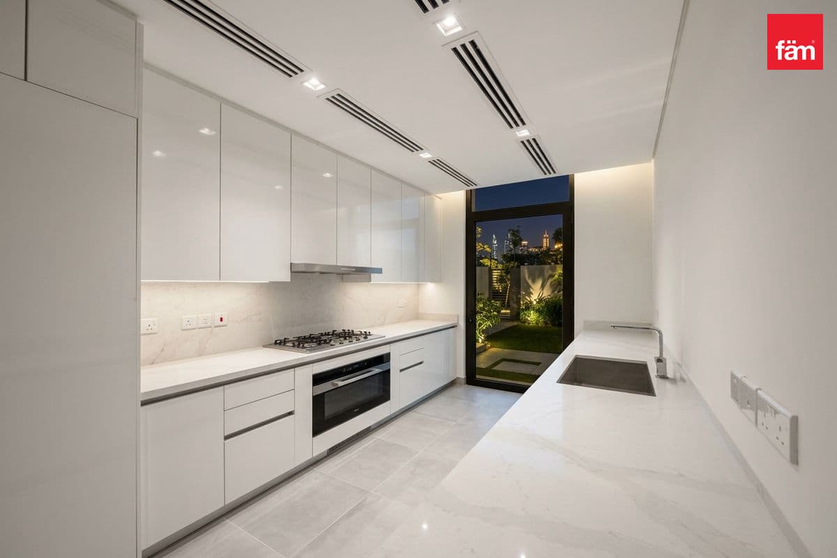 4 bedroom villa in Opal Gardens, photograph 5 of 13
