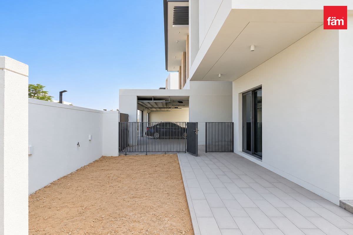 6 bedroom villa in Opal Gardens, photograph 17 of 20