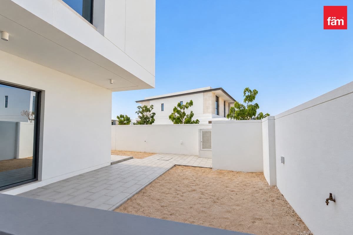 6 bedroom villa in Opal Gardens, photograph 20 of 20