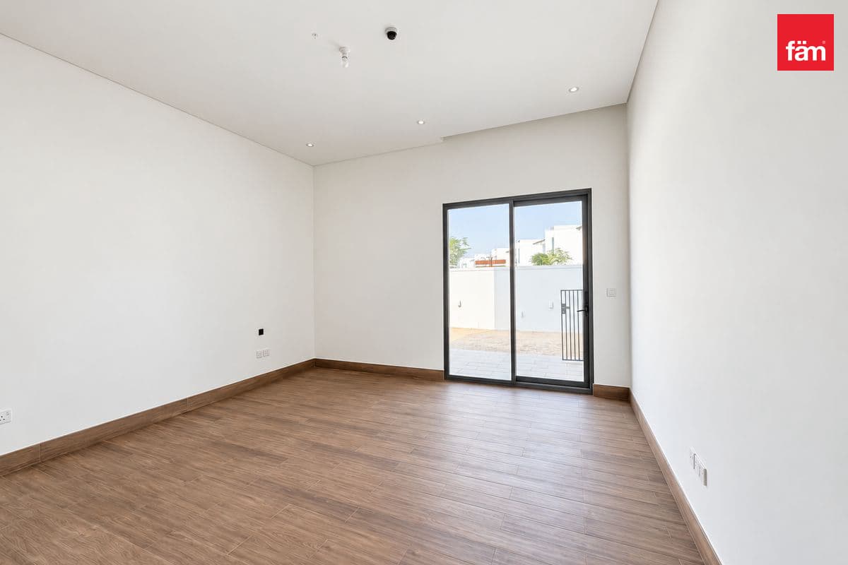 6 bedroom villa in Opal Gardens, photograph 7 of 20
