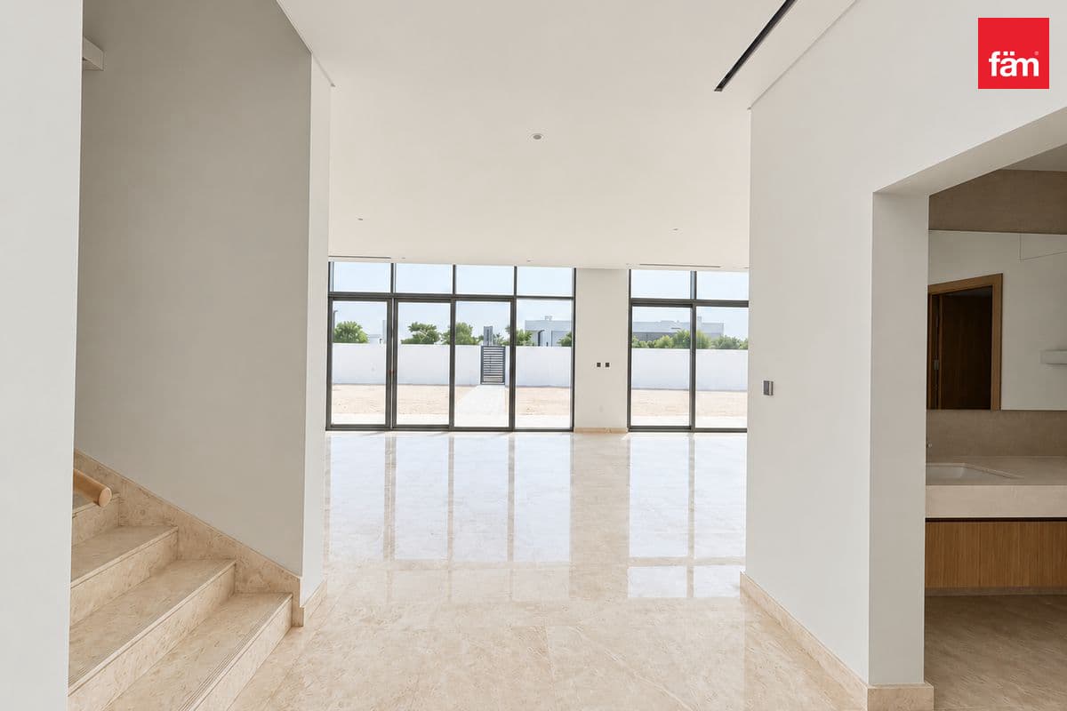 6 bedroom villa in Opal Gardens, photograph 6 of 20