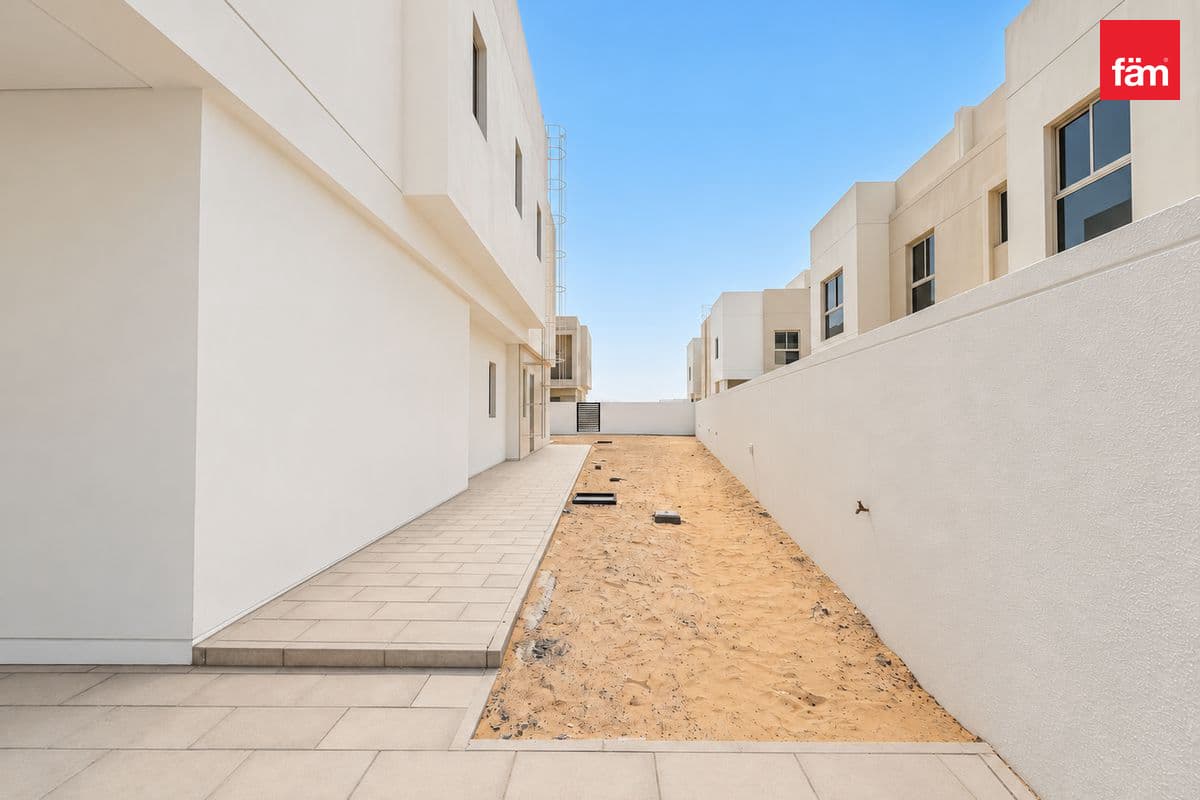 6 bedroom villa in Opal Gardens, photograph 14 of 20