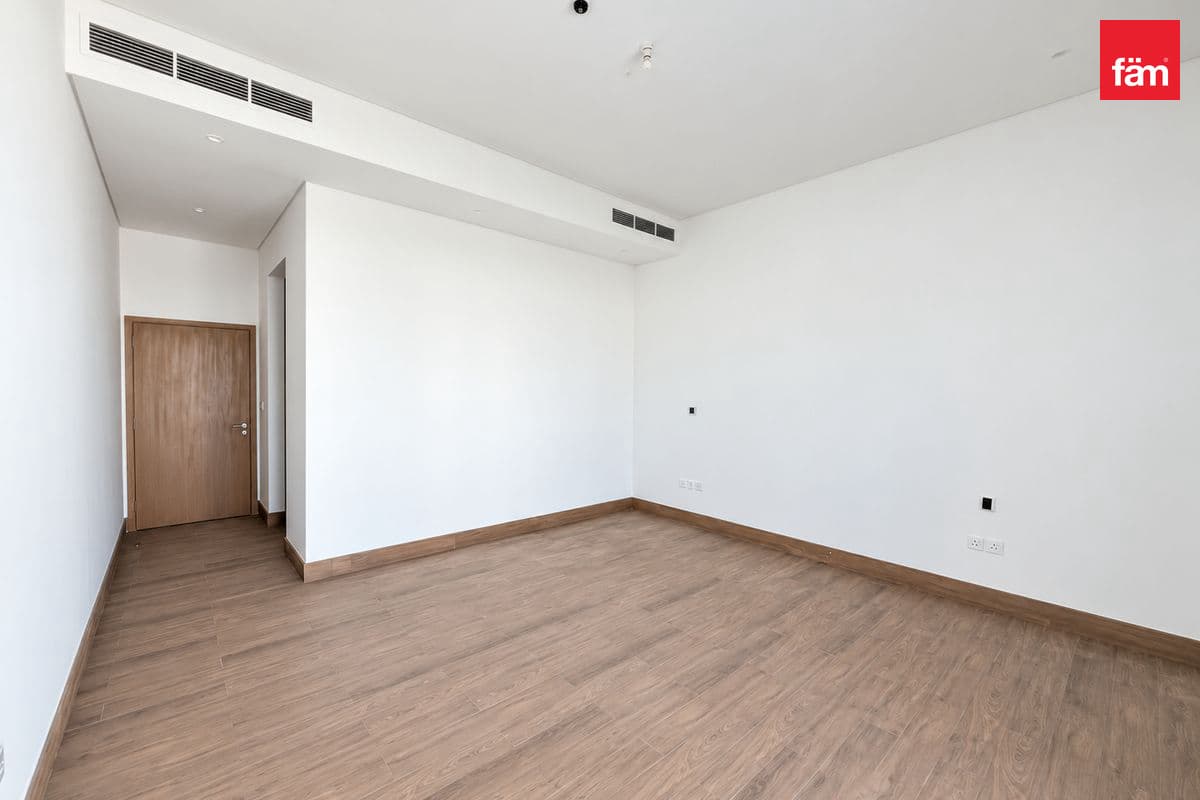 6 bedroom villa in Opal Gardens, photograph 8 of 20