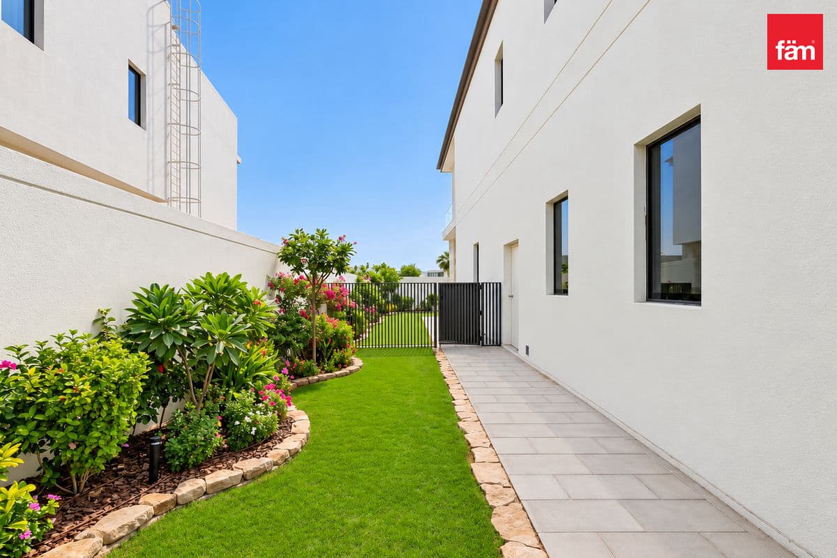 6 bedroom villa in Opal Gardens, photograph 16 of 20