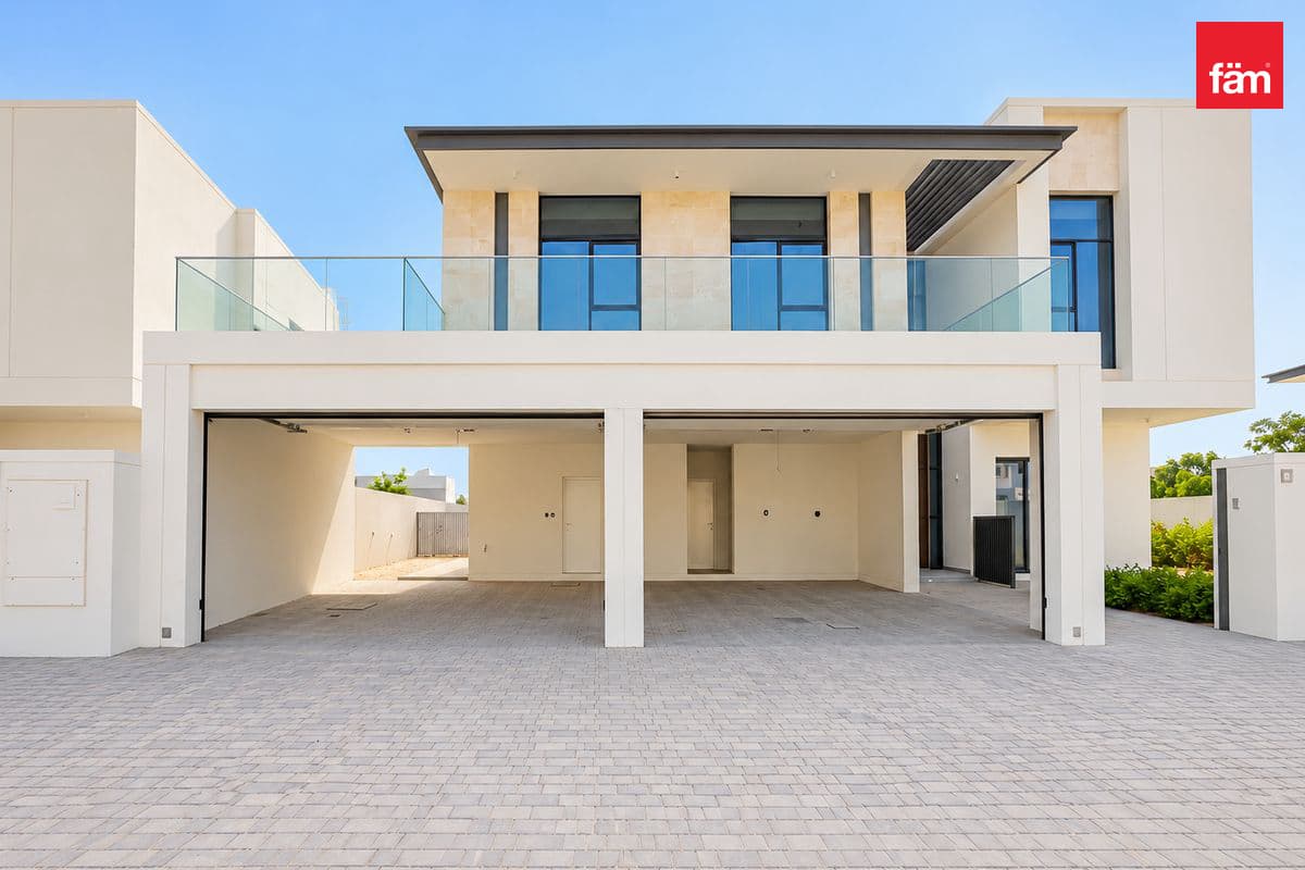 6 bedroom villa in Opal Gardens, photograph 10 of 20
