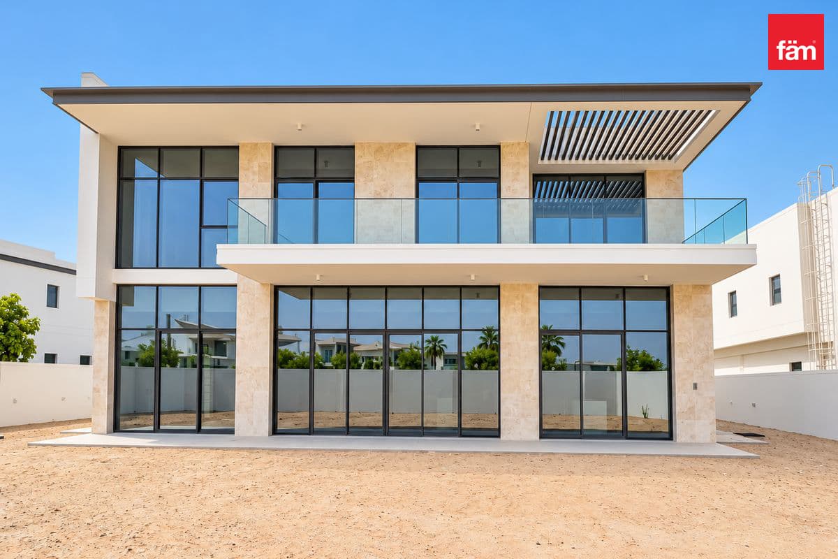 6 bedroom villa in Opal Gardens, photograph 1 of 20