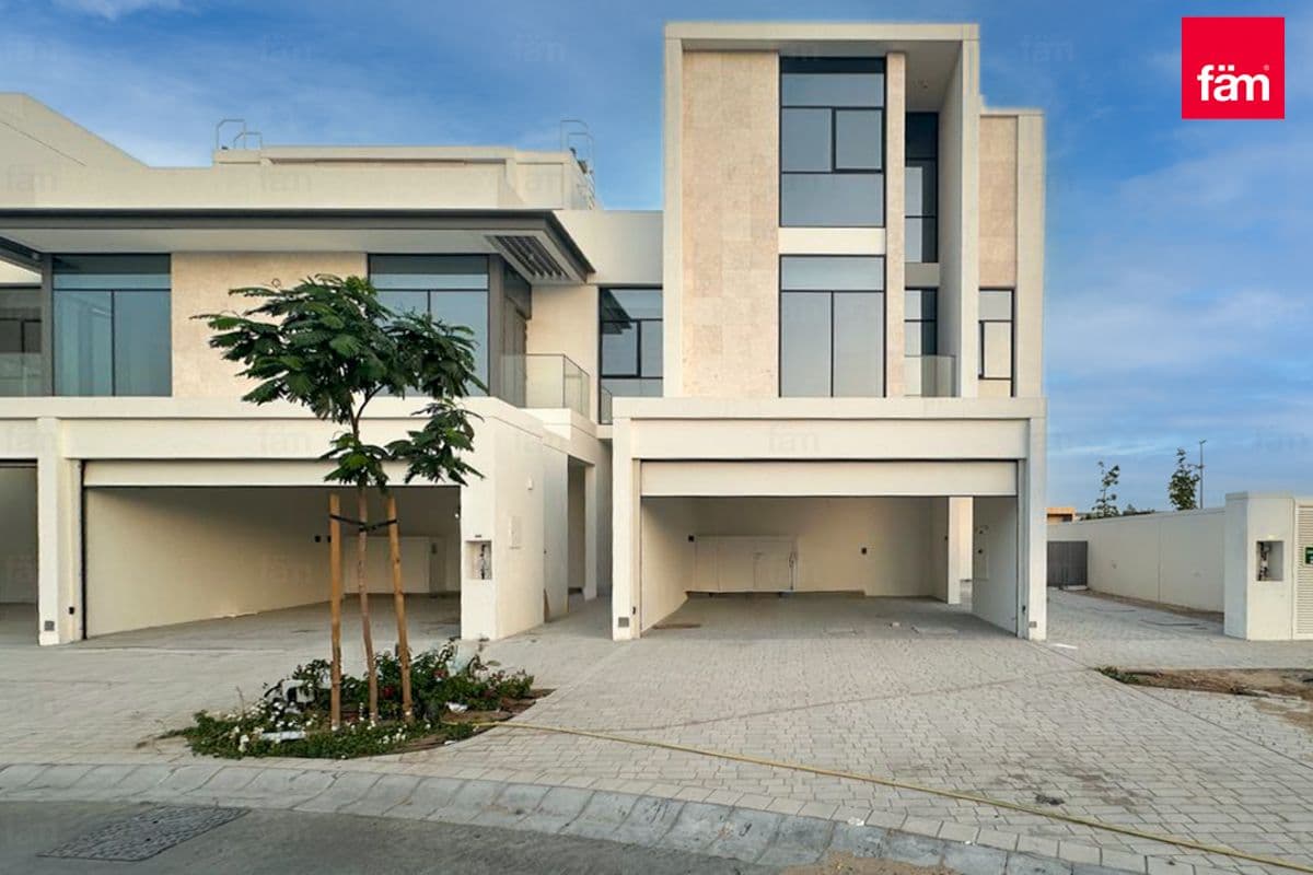 Big Layout | Community Expert | Massive Plot