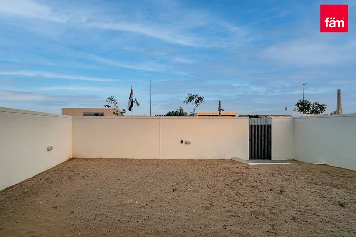 4 bedroom villa in Opal Gardens, photograph 11 of 12