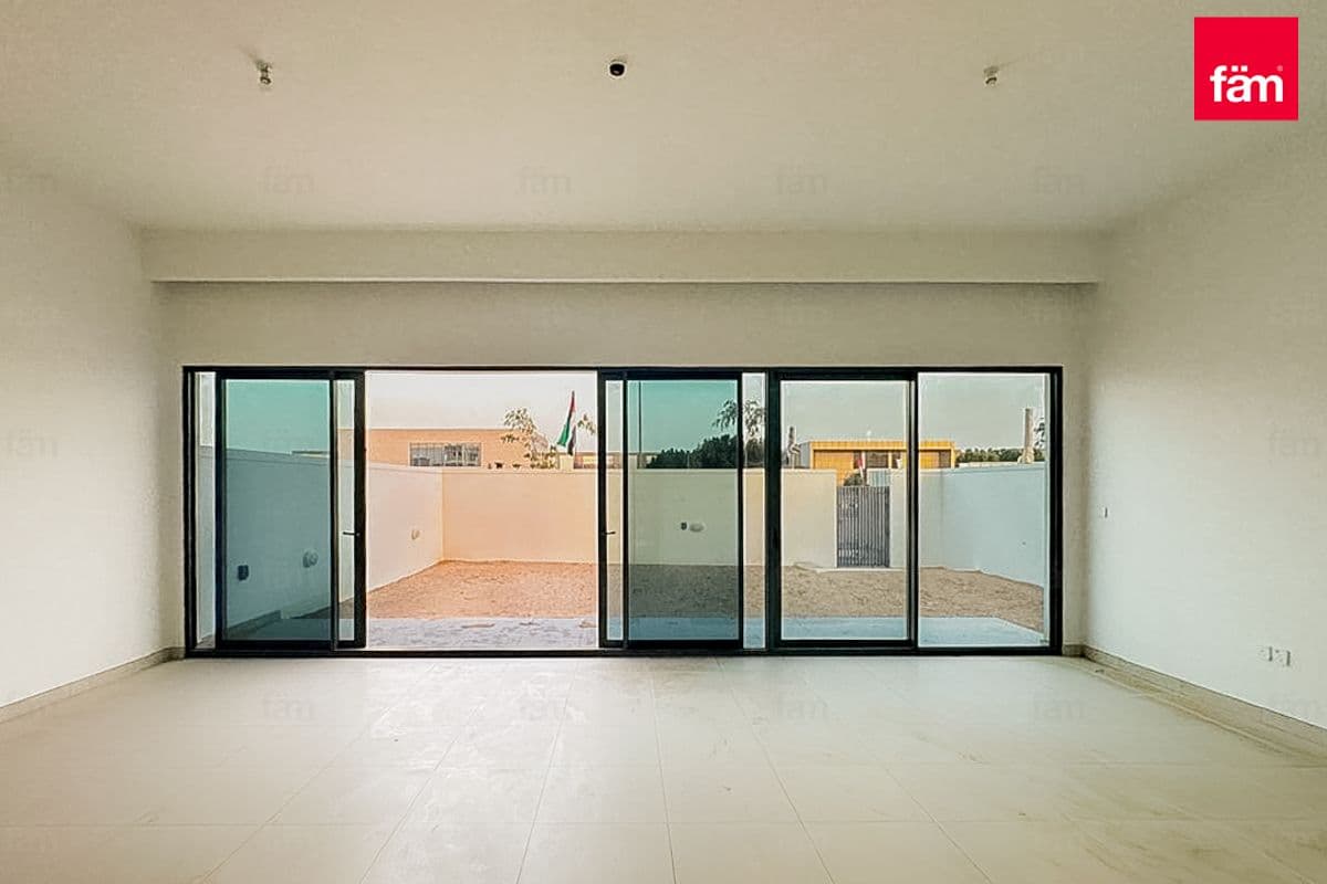 4 bedroom villa in Opal Gardens, photograph 3 of 12