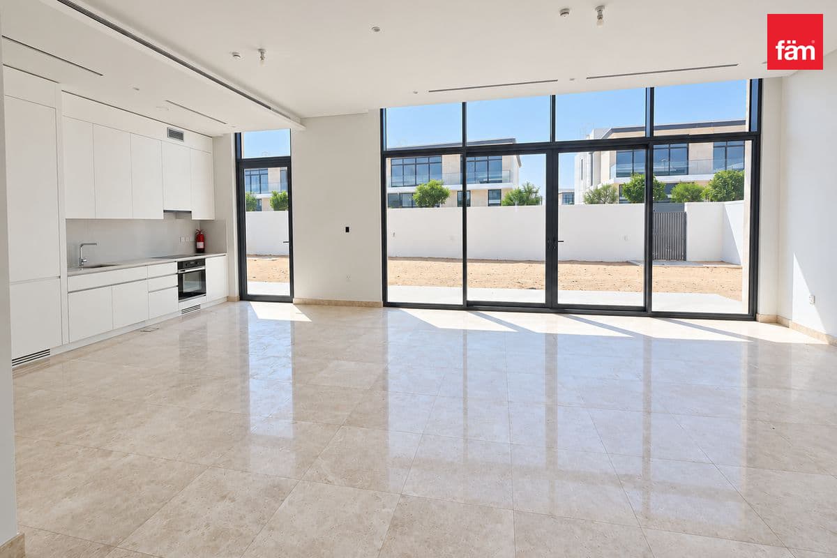 4 bedroom villa in Opal Gardens, photograph 1 of 20