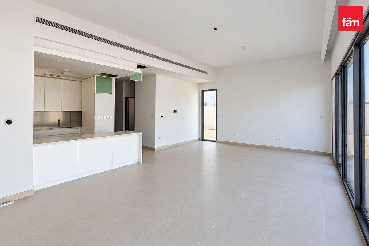 4 bedroom villa in Opal Gardens, photograph 2 of 20