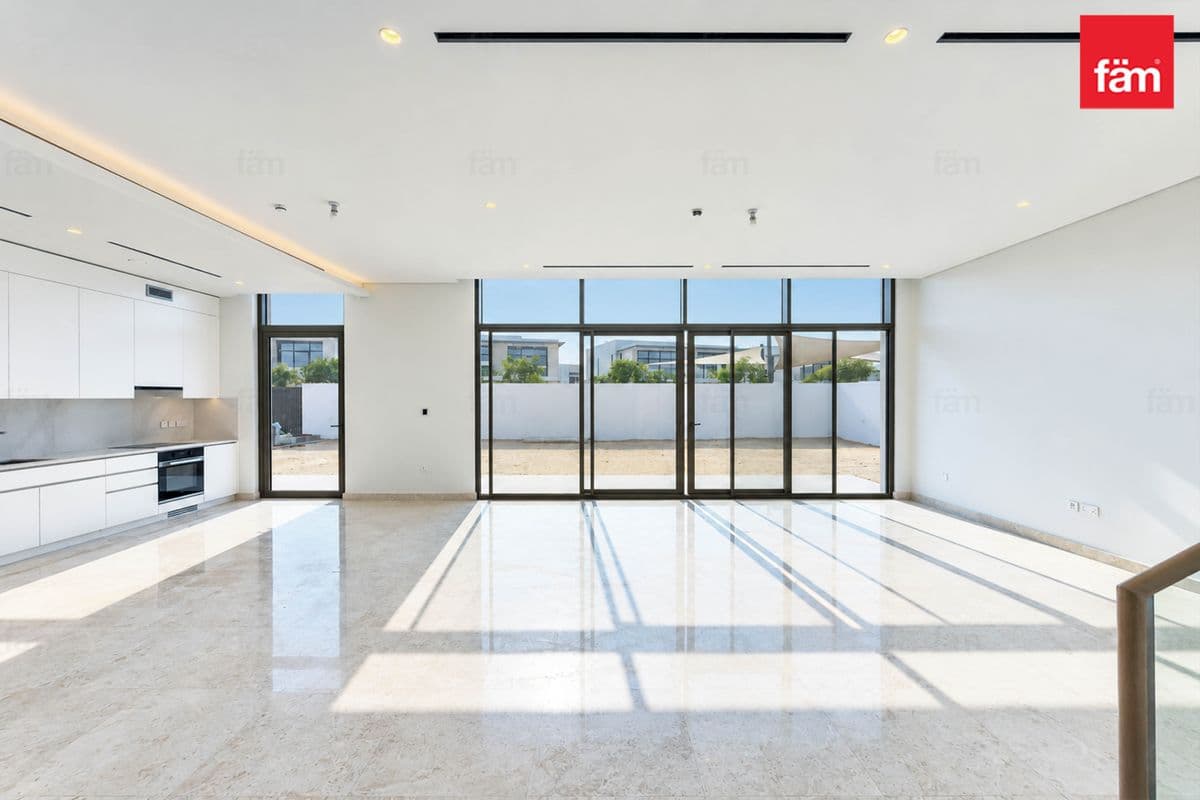 4 bedroom villa in Opal Gardens, photograph 2 of 20