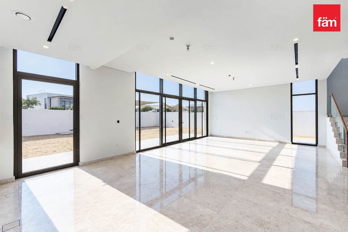 4 bedroom villa in Opal Gardens, photograph 3 of 20