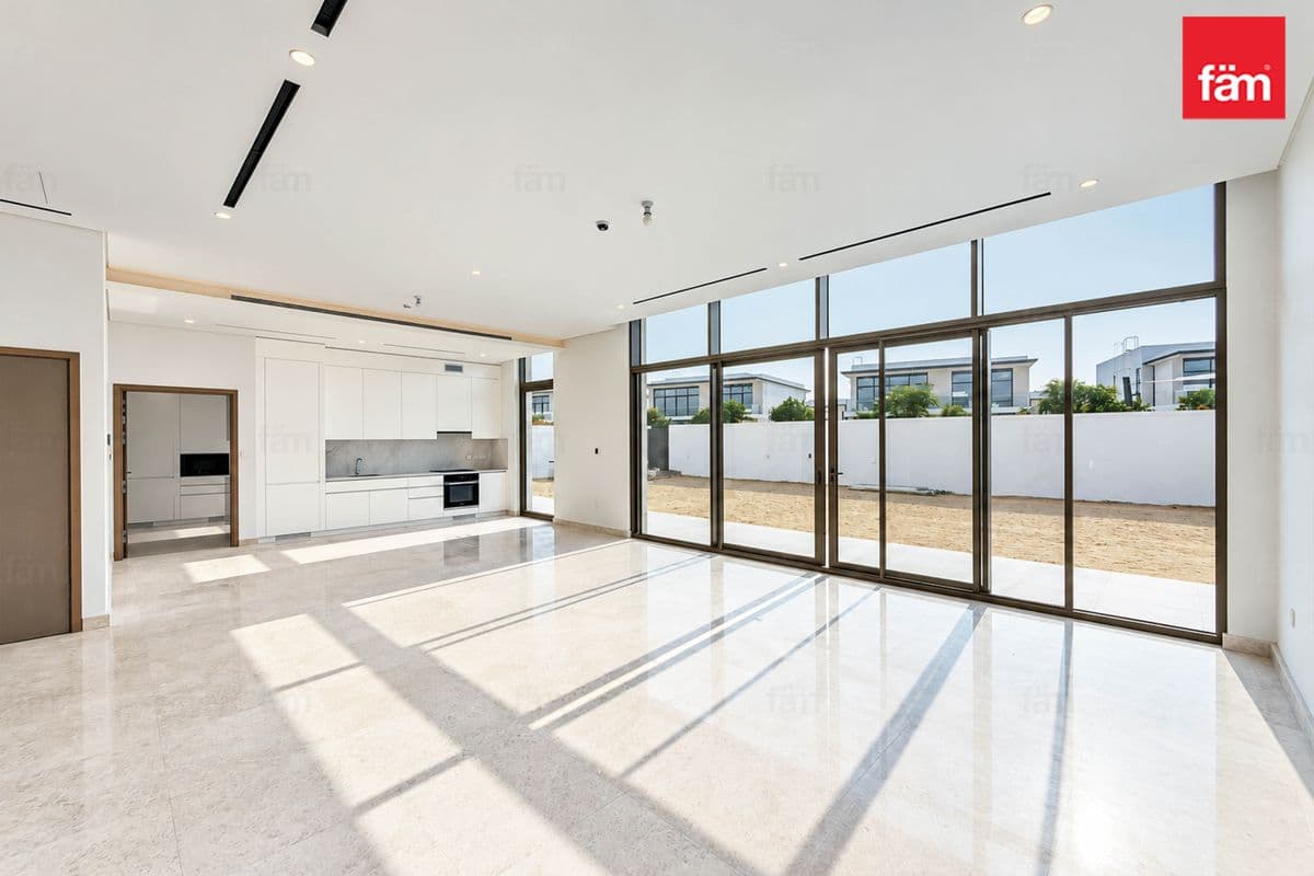 4 bedroom villa in Opal Gardens, photograph 1 of 20