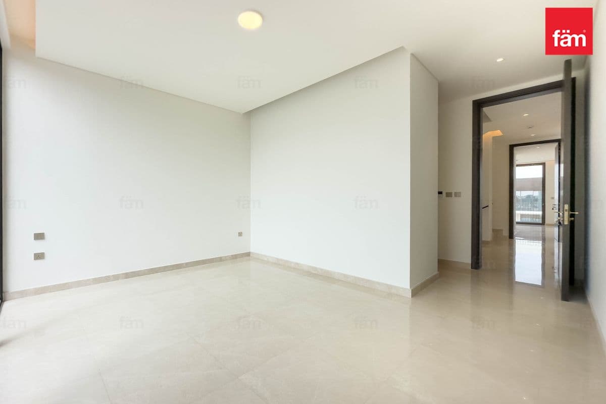 5 bedroom villa in Palm Hills, photograph 14 of 20