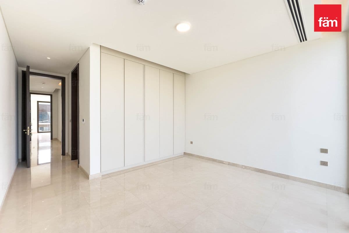 5 bedroom villa in Palm Hills, photograph 15 of 20