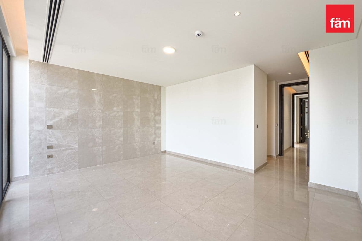 5 bedroom villa in Palm Hills, photograph 17 of 20