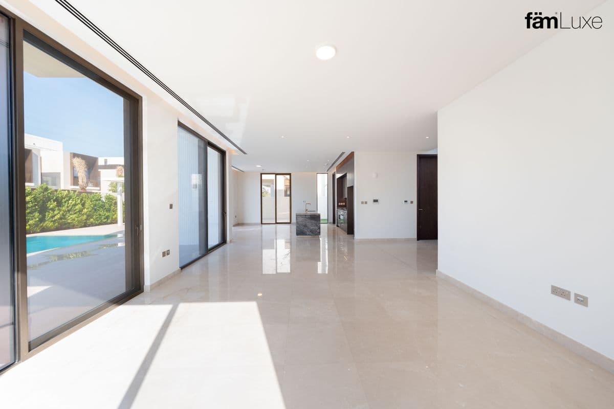 5 bedroom villa in Palm Hills, photograph 6 of 20