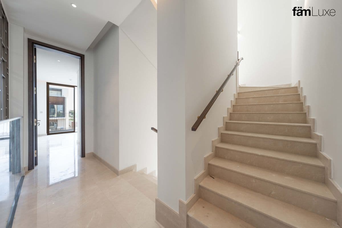 5 bedroom villa in Palm Hills, photograph 17 of 20