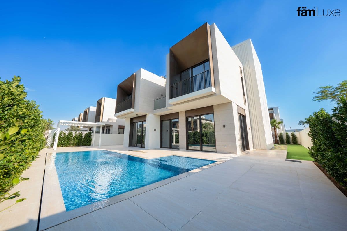 5 bedroom villa in Palm Hills, photograph 13 of 20