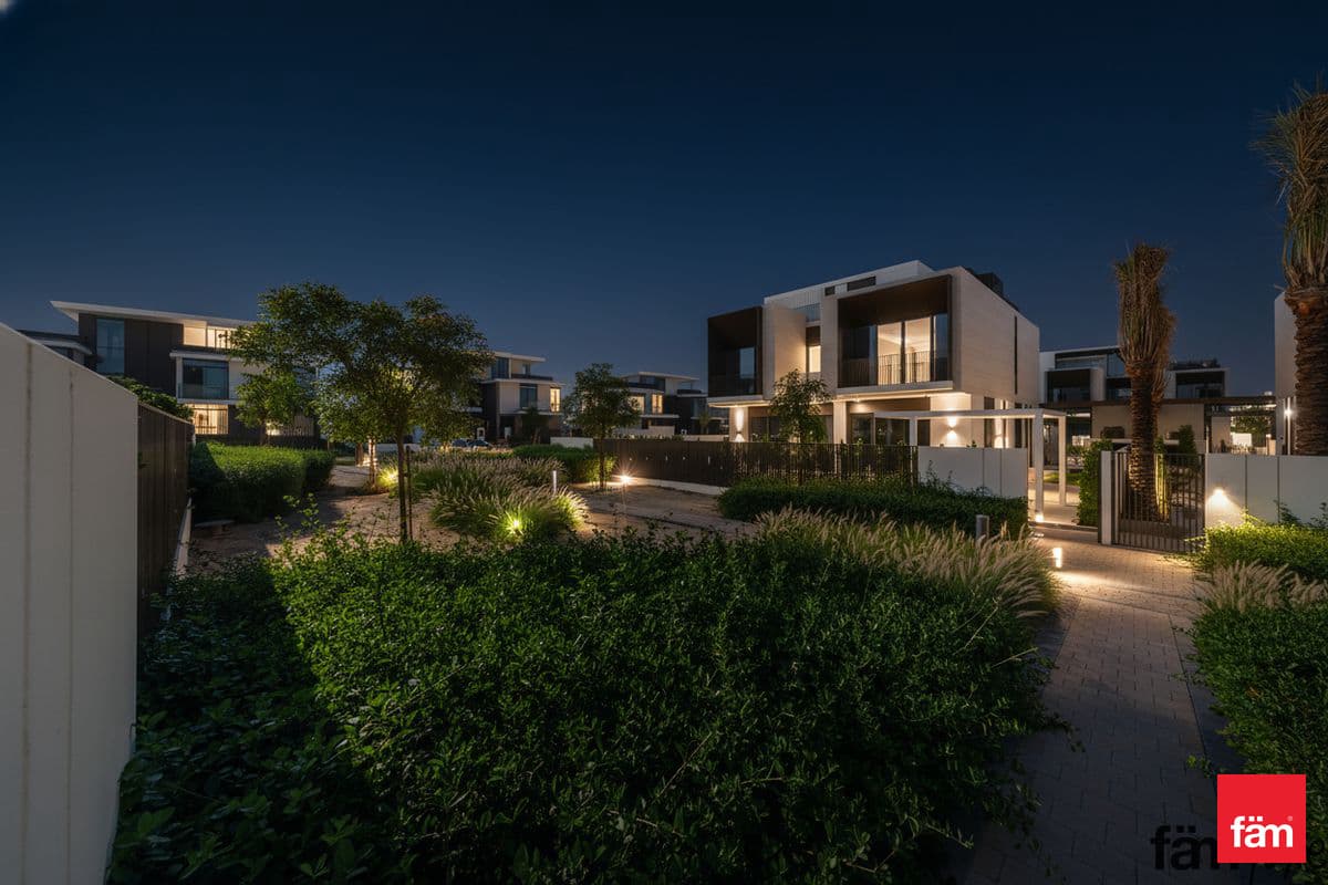 5 bedroom villa in Palm Hills, photograph 11 of 20