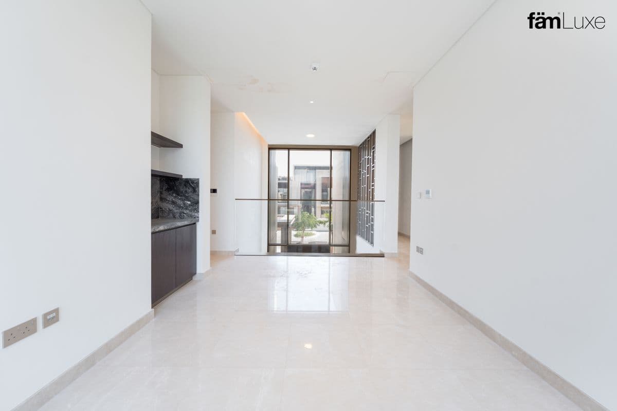 5 bedroom villa in Palm Hills, photograph 15 of 20