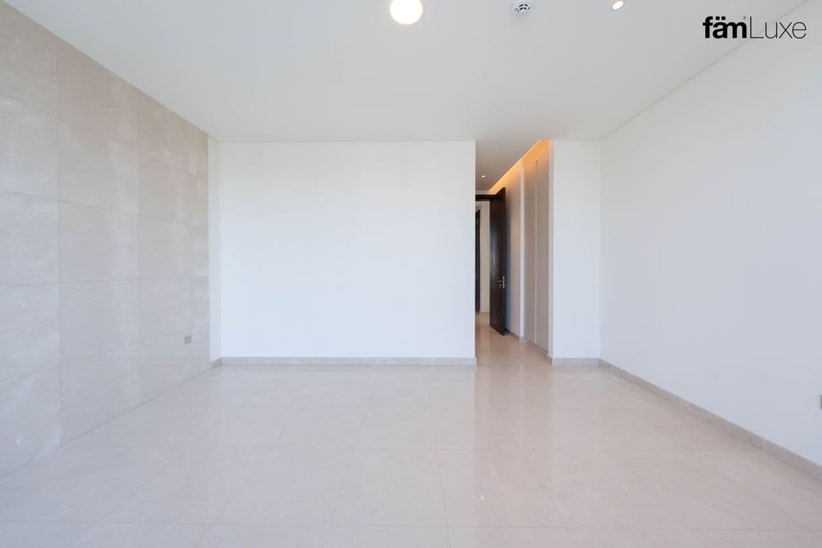 5 bedroom villa in Palm Hills, photograph 16 of 20