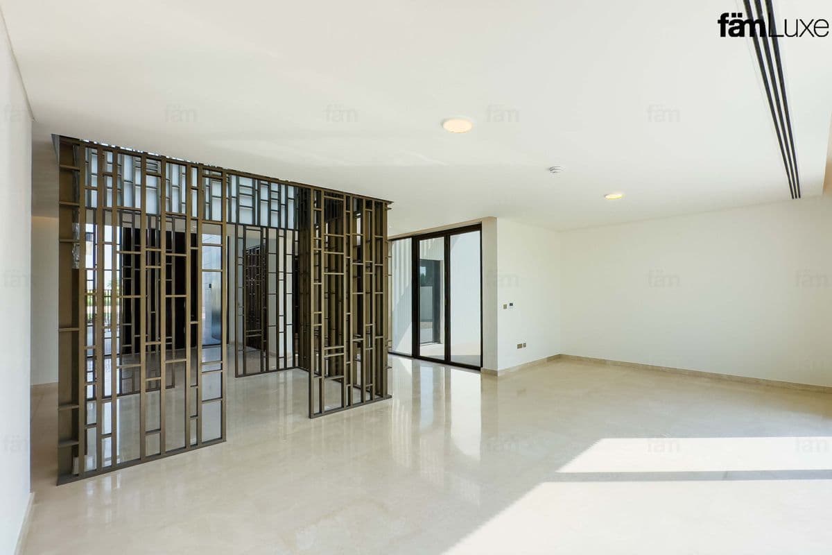 5 bedroom villa in Palm Hills, photograph 9 of 20