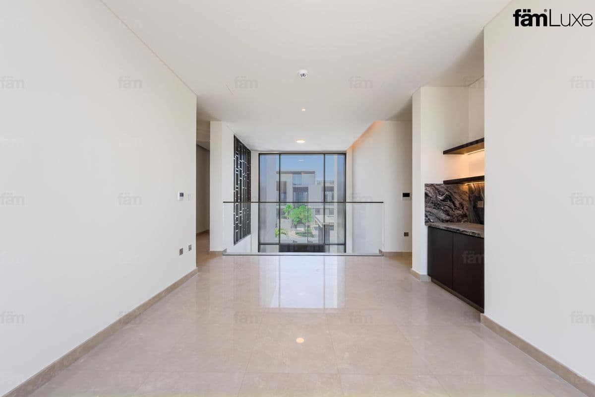 5 bedroom villa in Palm Hills, photograph 14 of 20