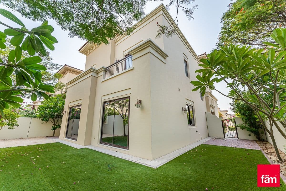 5 bedroom villa in Palma, photograph 1 of 14