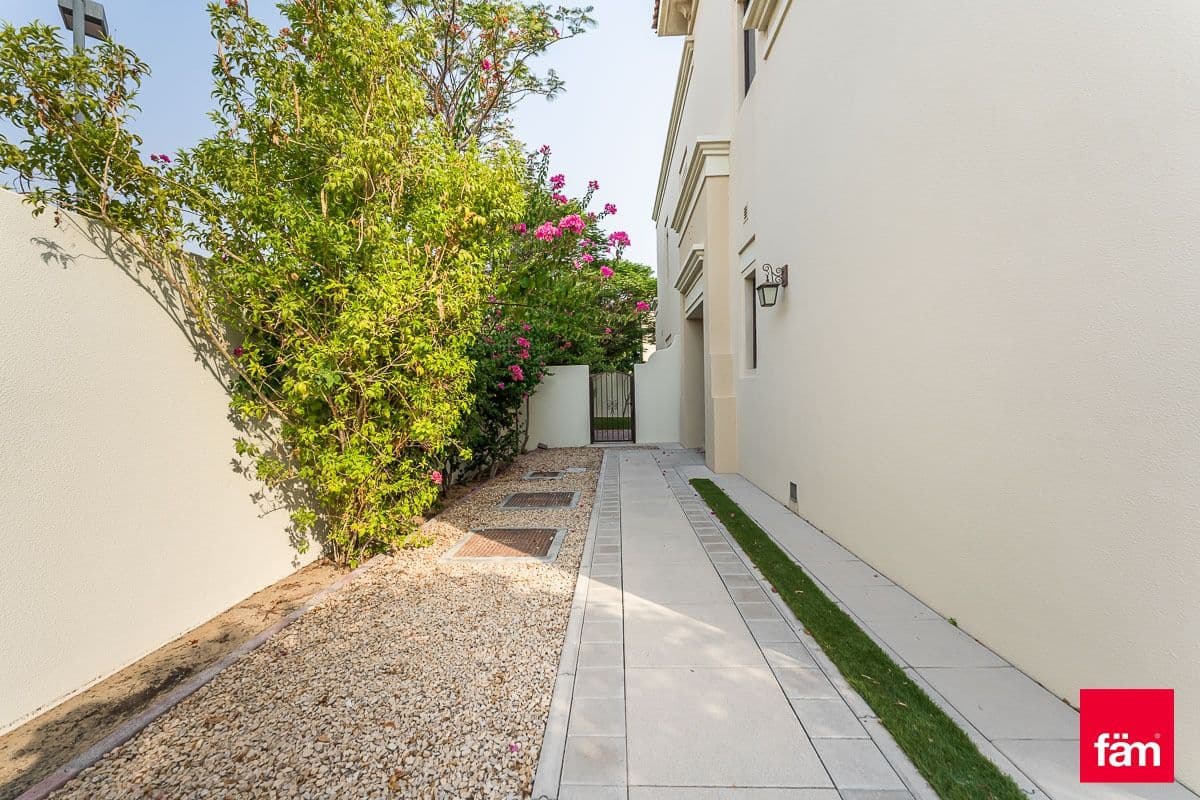 5 bedroom villa in Palma, photograph 11 of 14