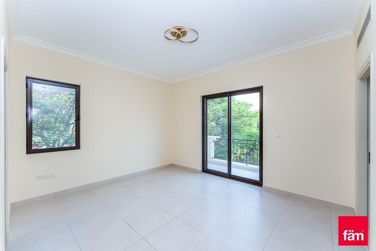 5 bedroom villa in Palma, photograph 2 of 14