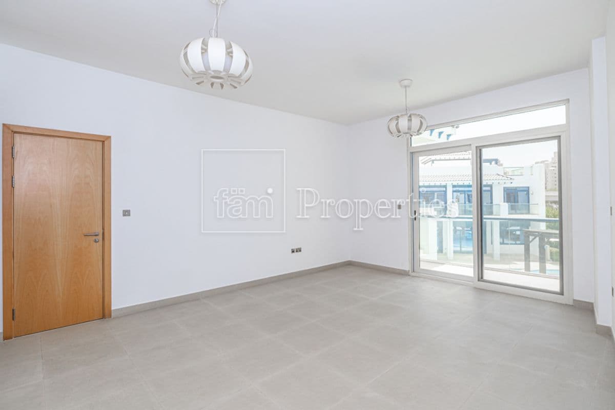 4 bedroom villa in Palma Residences, photograph 7 of 13