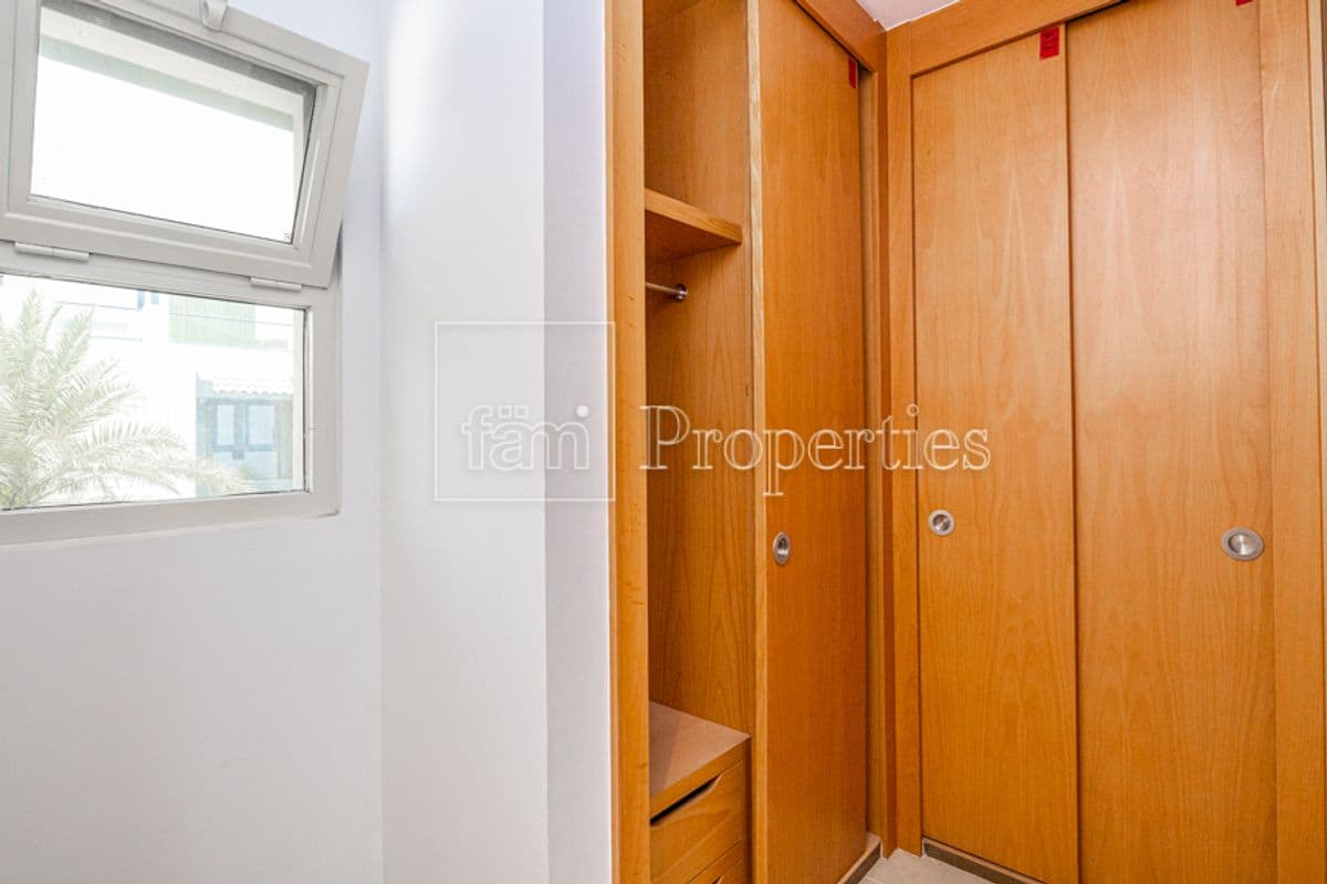4 bedroom villa in Palma Residences, photograph 11 of 13