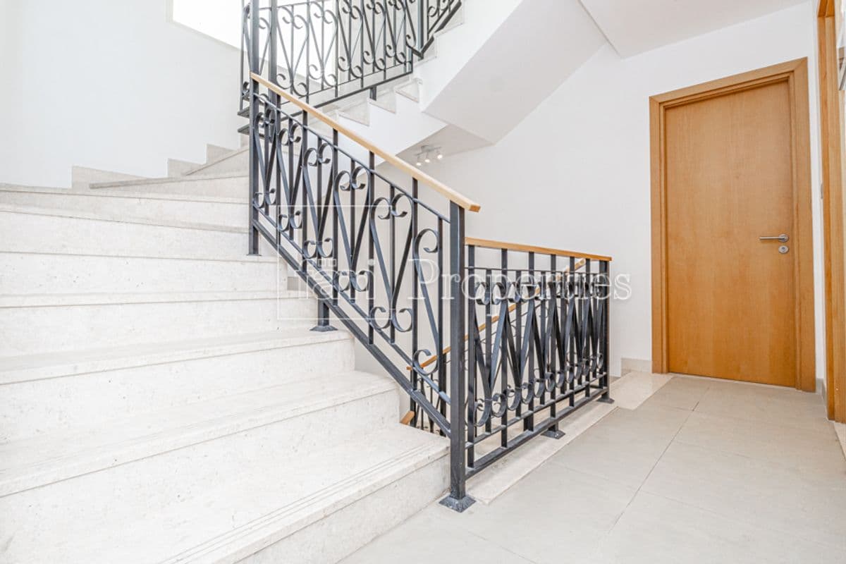 4 bedroom villa in Palma Residences, photograph 9 of 13