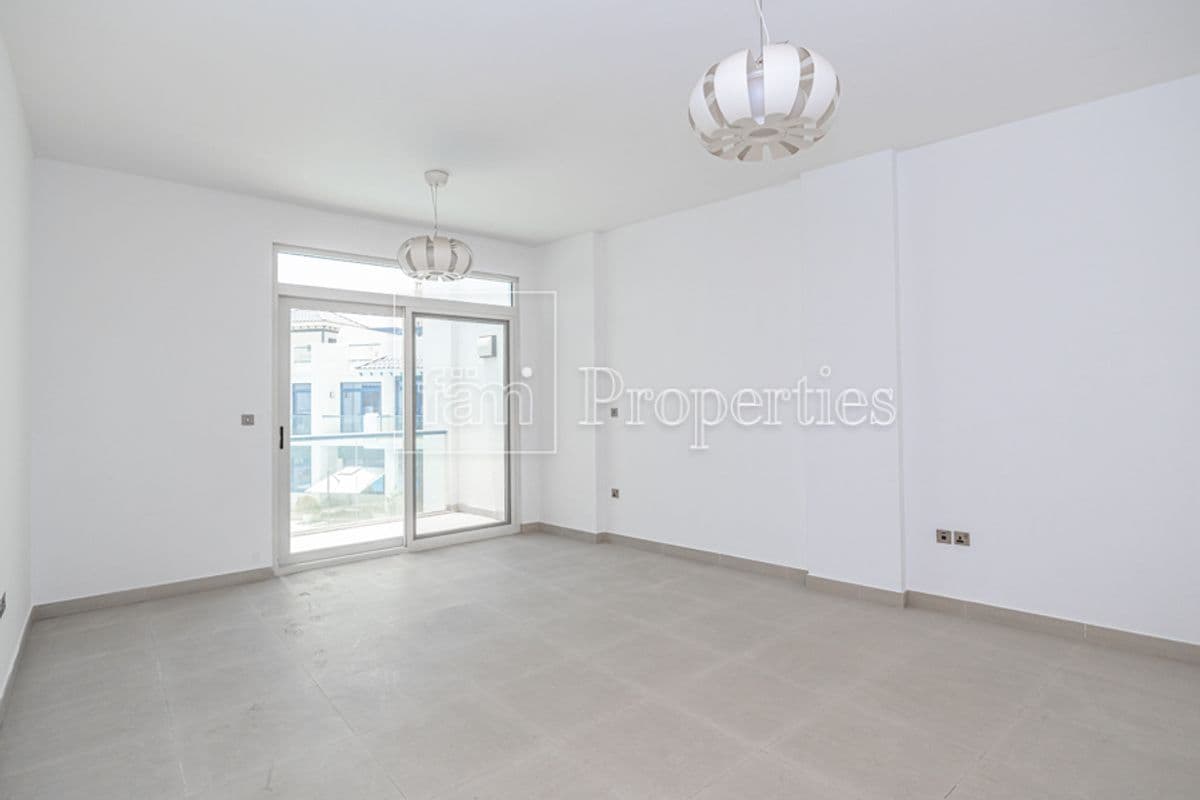 4 bedroom villa in Palma Residences, photograph 5 of 13