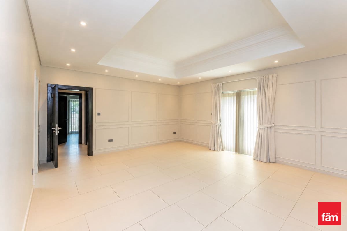 6 bedroom villa in Quortaj, photograph 11 of 20