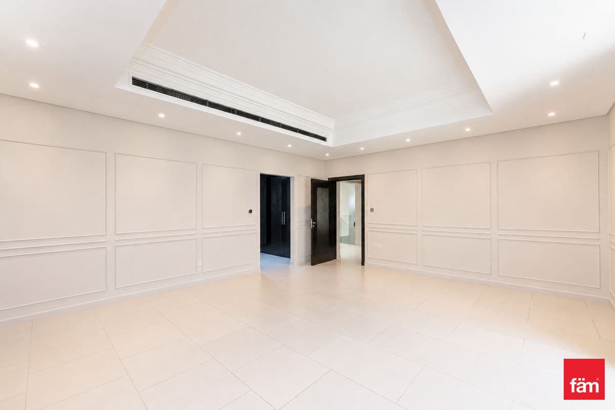 6 bedroom villa in Quortaj, photograph 12 of 20