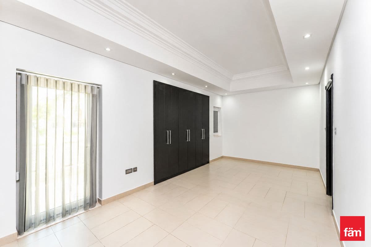 6 bedroom villa in Quortaj, photograph 15 of 20