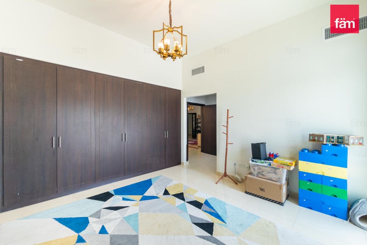 5 bedroom villa in Rahat, photograph 17 of 20