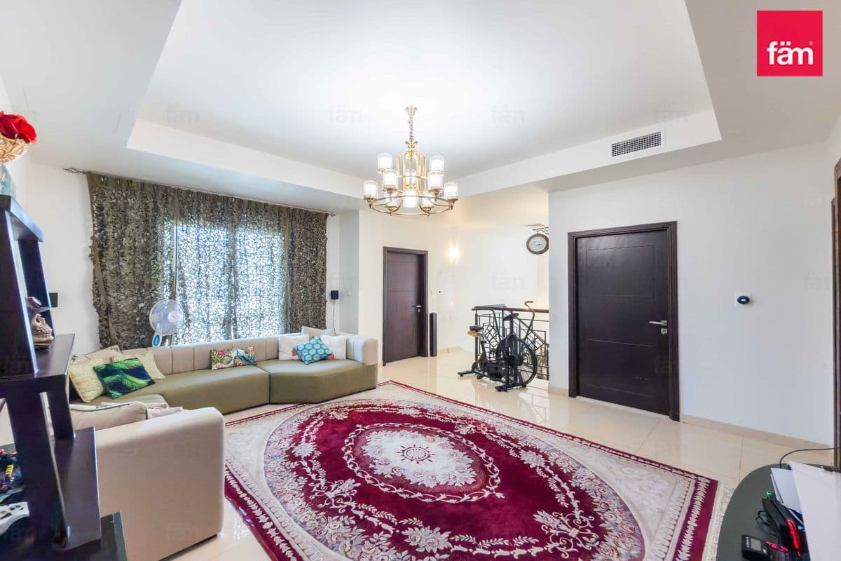 5 bedroom villa in Rahat, photograph 9 of 20