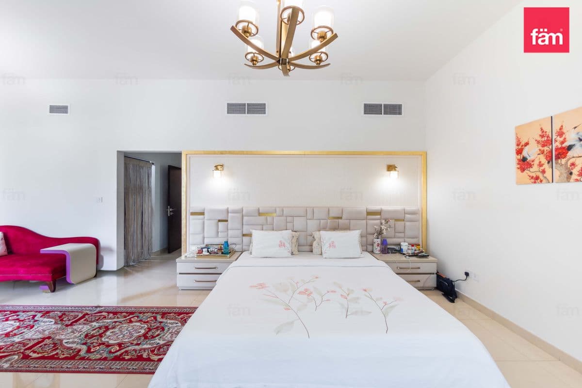 5 bedroom villa in Rahat, photograph 19 of 20