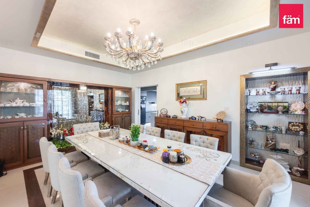 5 bedroom villa in Rahat, photograph 5 of 20